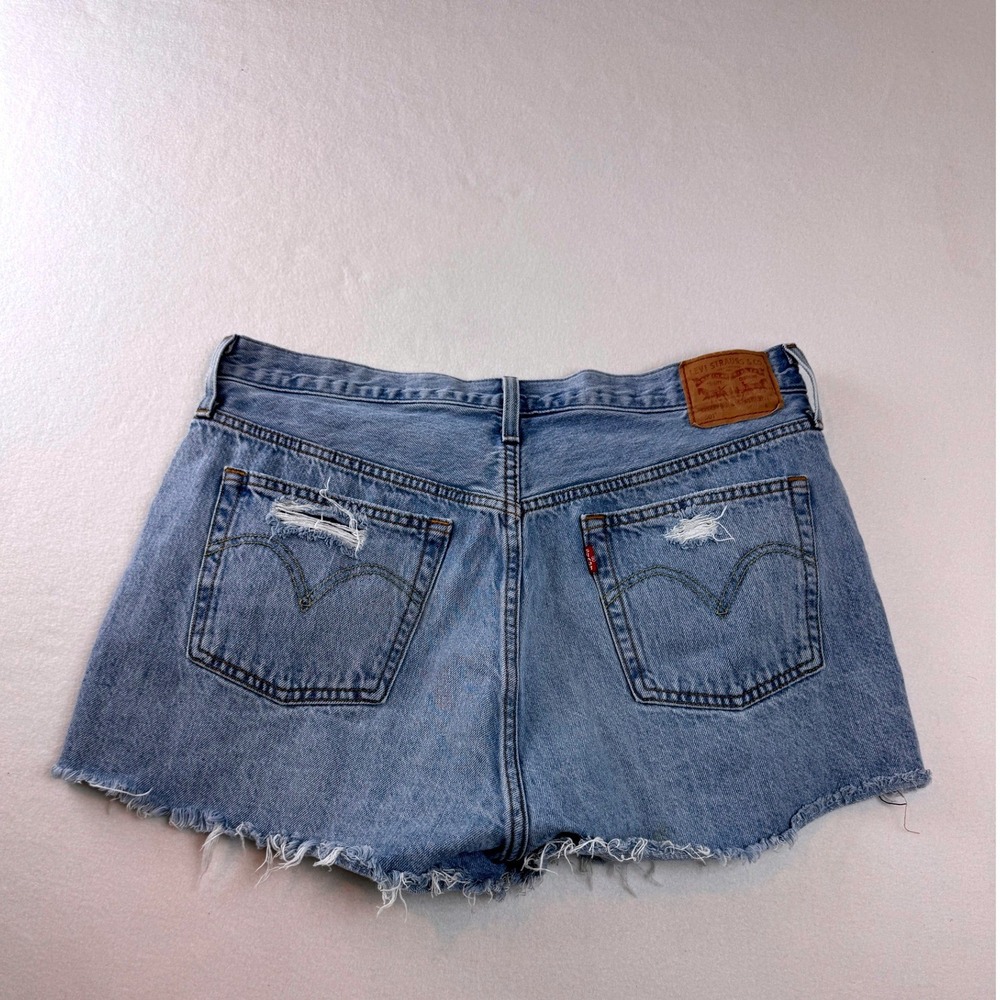 Levi's 501 Women's Button Fly Distressed Cutoff Denim‎ Shorts Light Wash W33